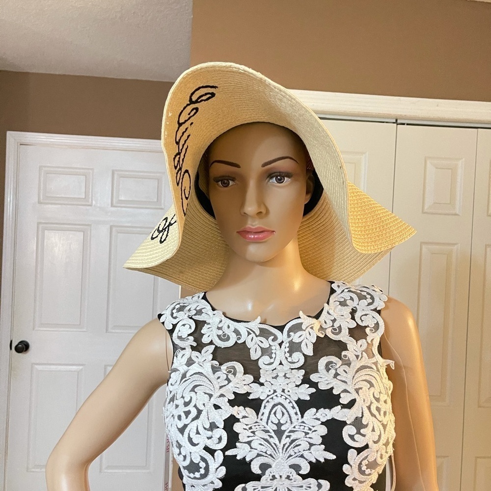 Serra floppy hat out of the office Q3 - Picture 1 of 5